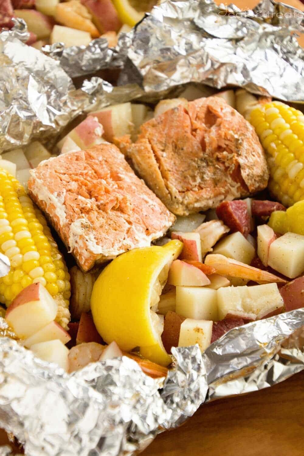 Cajun Shrimp Boil Foil Packets Julie S Eats Treats