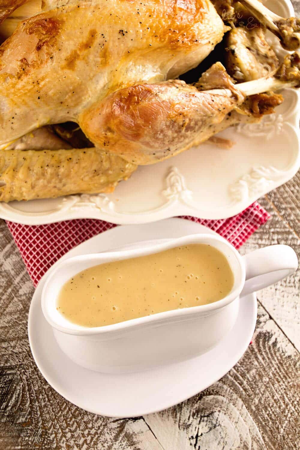 Easy Homemade Turkey Gravy Recipe Julie S Eats And Treats