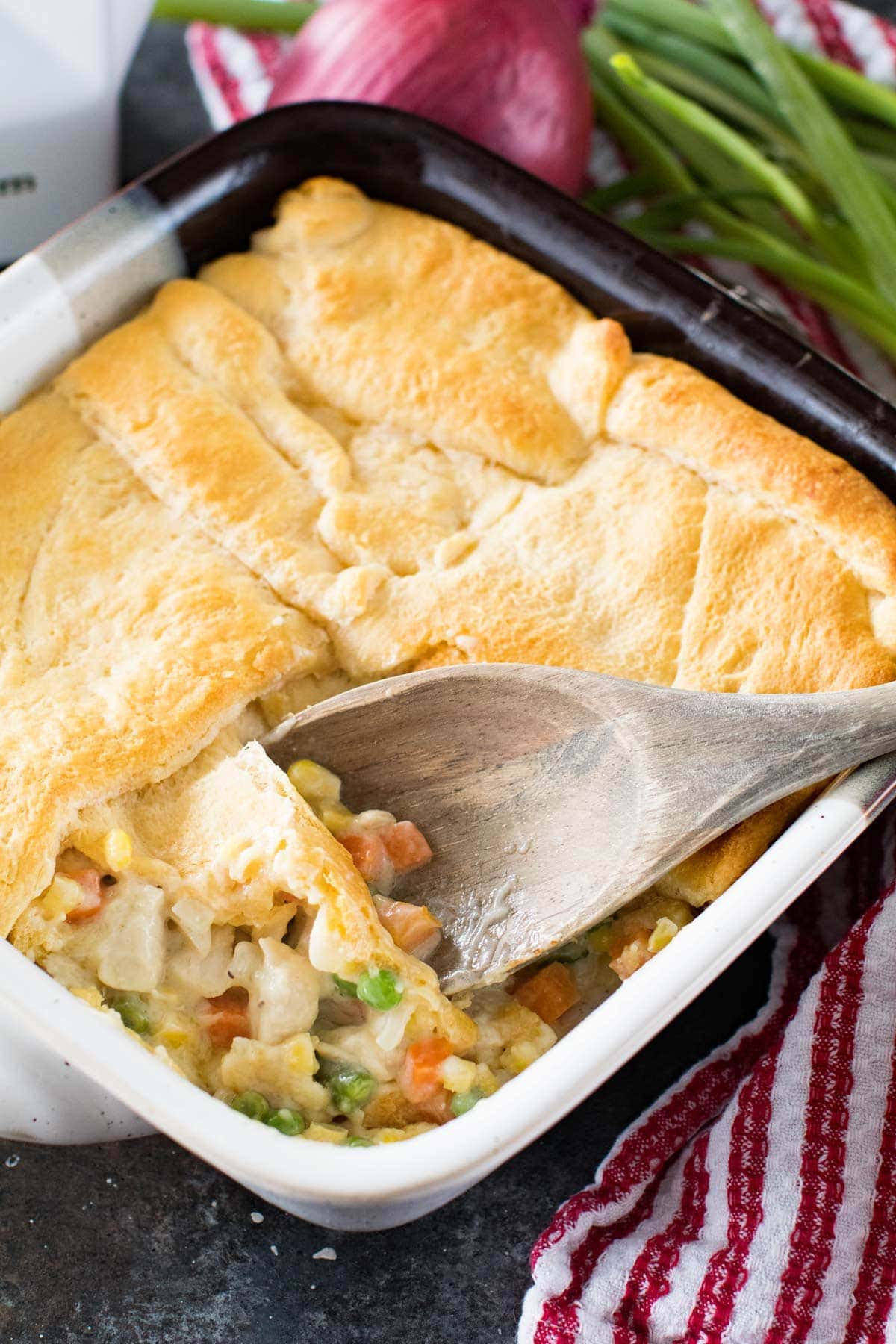 Easy Chicken Pot Pie Casserole Julie S Eats Treats